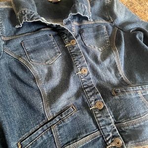 Denim Jacket, Christopher & Banks Lg, retro cool rad stitching, 70’s vibe